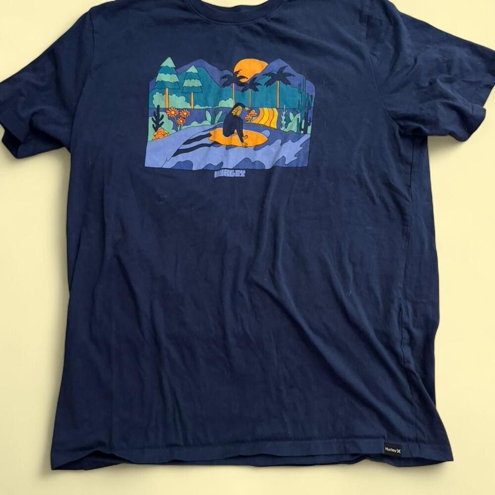 Hurley Women's Navy and Blue T-shirt